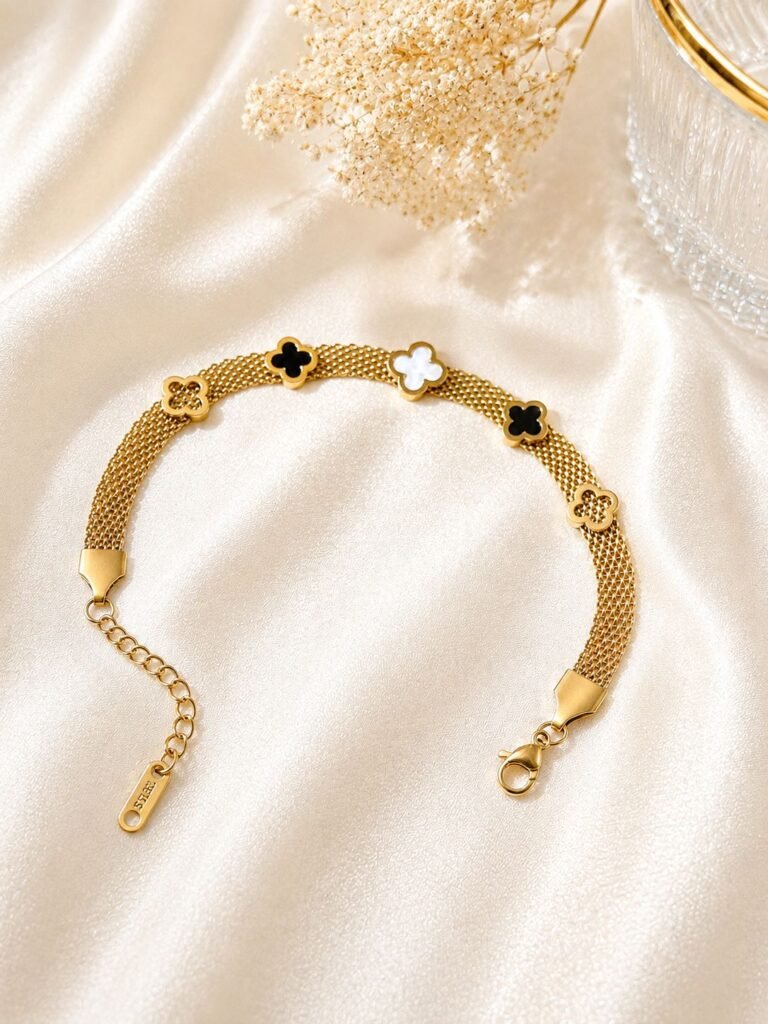 Golden Clover Mesh Bracelet