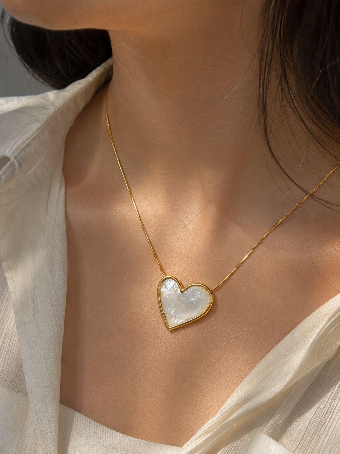 Golden Pearl Heart Necklace - Image 2
